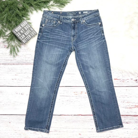 👖|•MISS ME•| Boyfriend Capri Jeans Size 29👖 - Picture 2 of 10